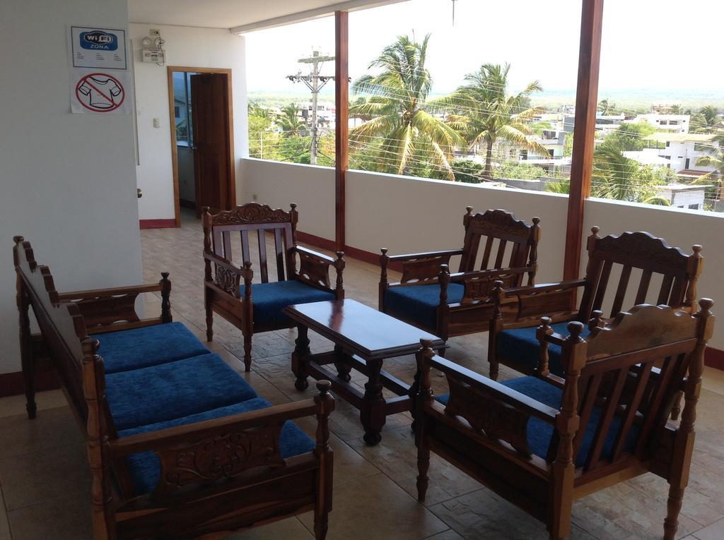 Gloria - Galápagos Inn Puerto Ayora  Kültér fotó