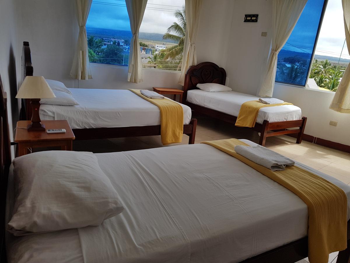 Gloria - Galápagos Inn Puerto Ayora  Kültér fotó